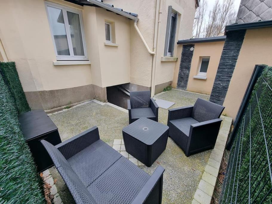 Maison Aux Portes De Tours Saint-Pierre-des-Corps Esterno foto